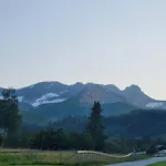 Garasjeleilighet Med Kort Vei Til Flott Natur, Mandalen, Rauma Mandalen